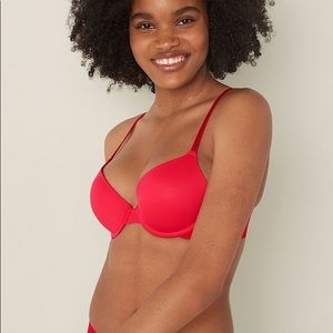 Victoria’s Secret Pink t shirt bra